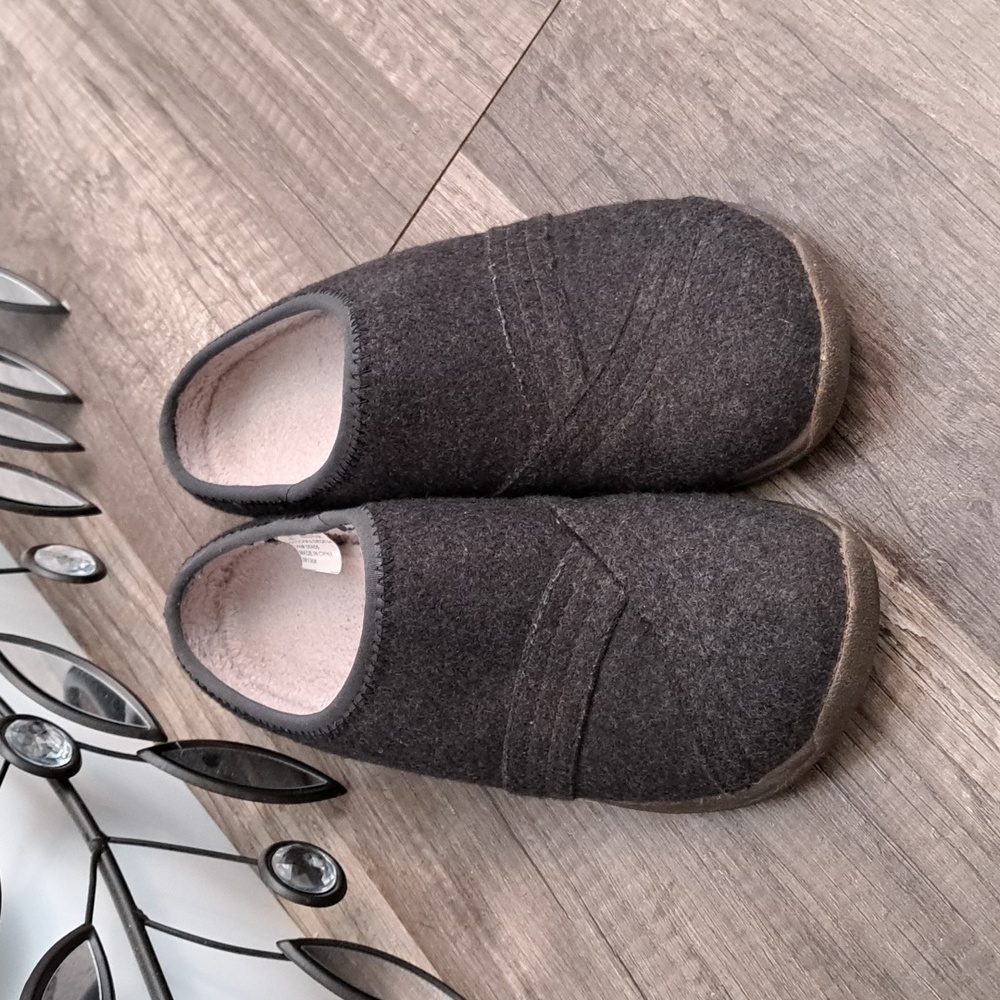 LL Bean slip ons